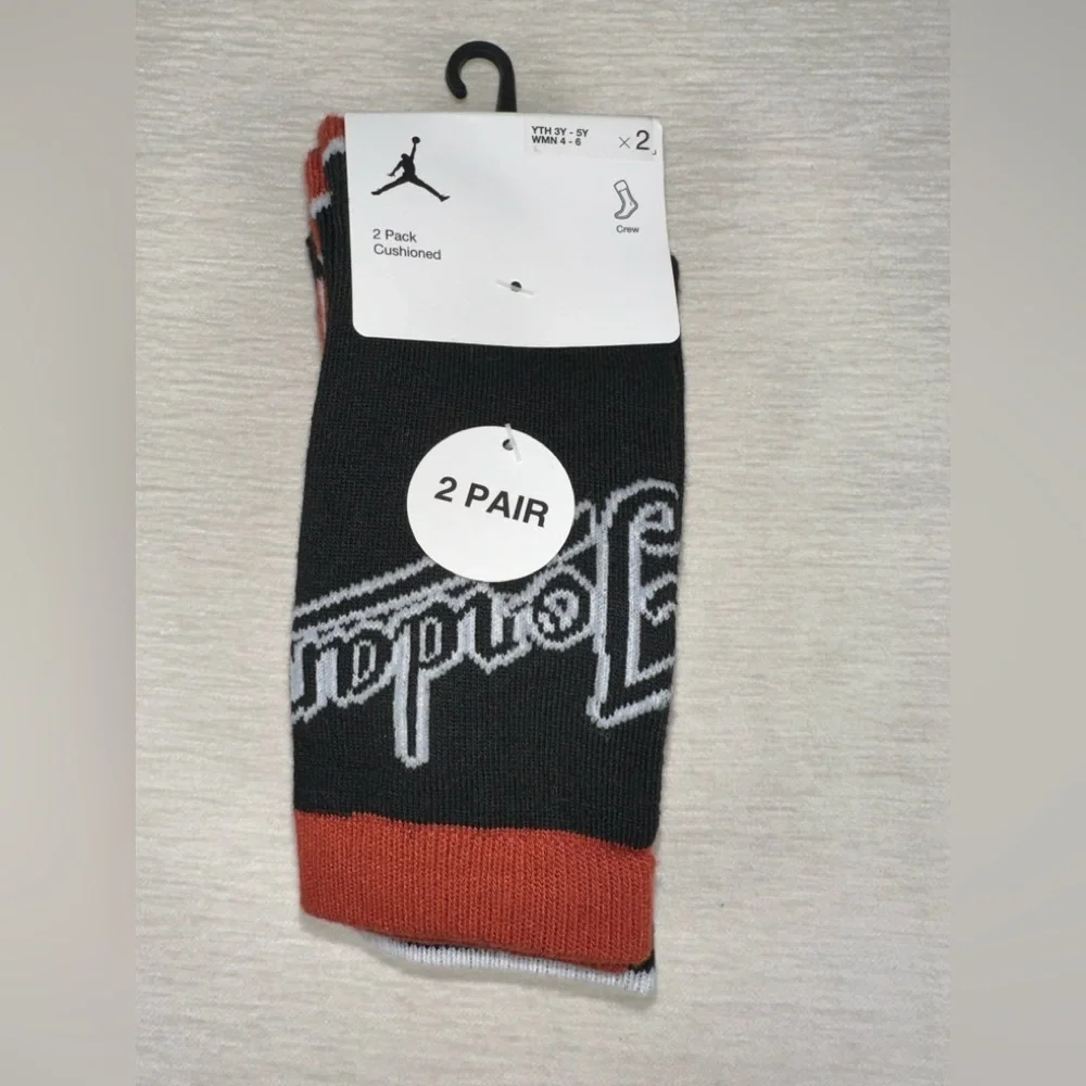 Jordan MVP Socks Big Kids 3Y-5Y Small Dune Red Striped Solid Crew Socks 2 Pairs